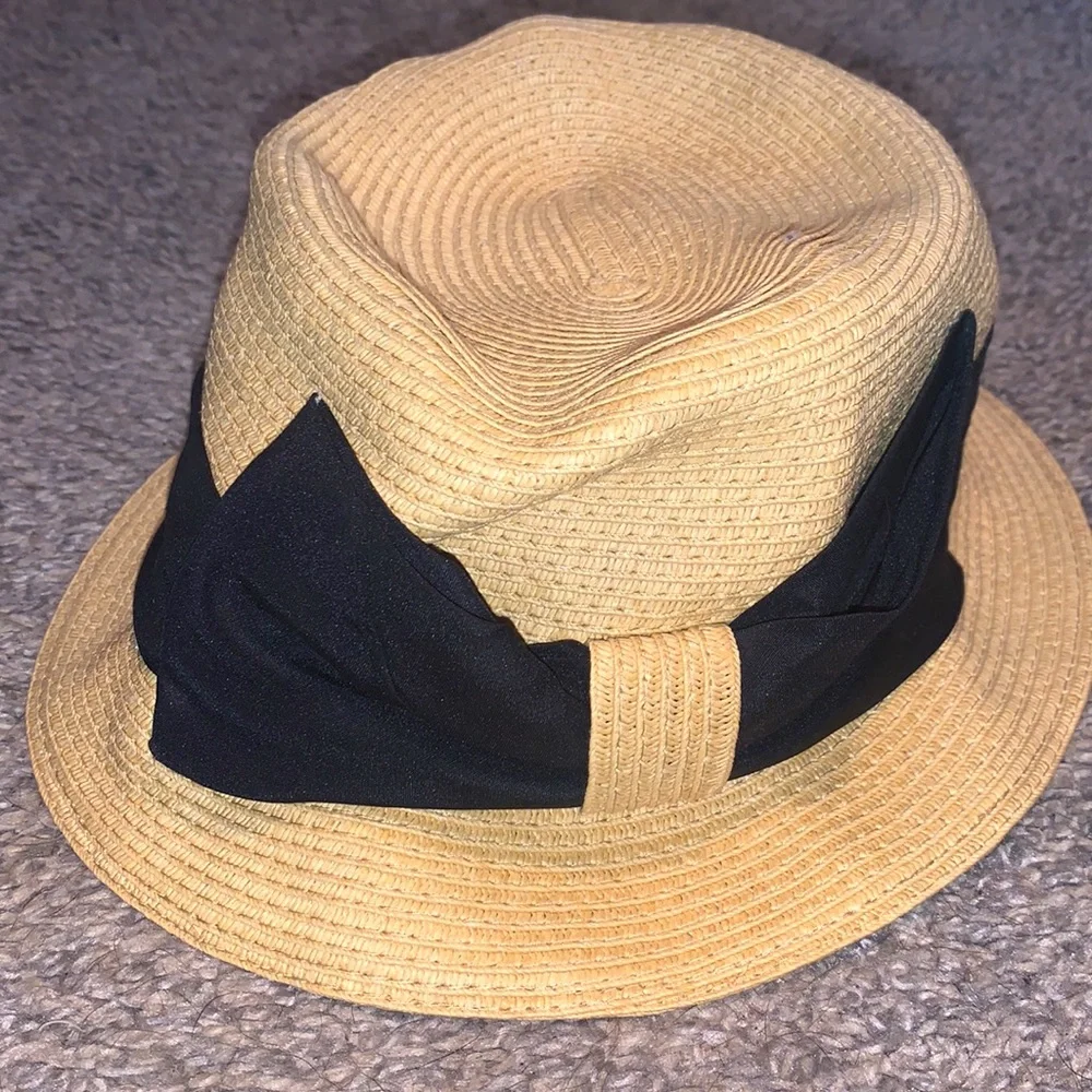 Back-bow hat - Picture 2 of 4